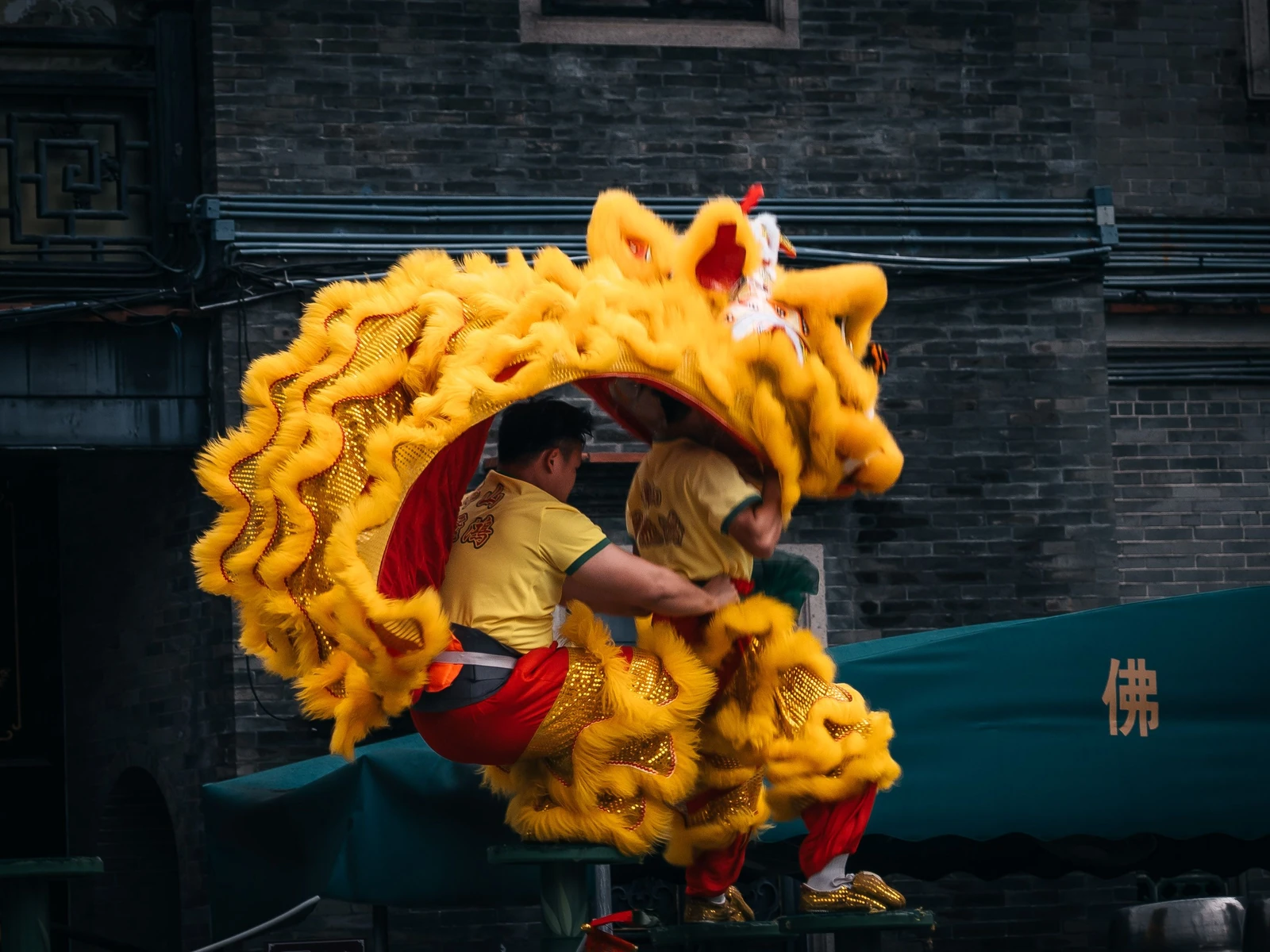 Chinese Etiquette for First-Timers 2026